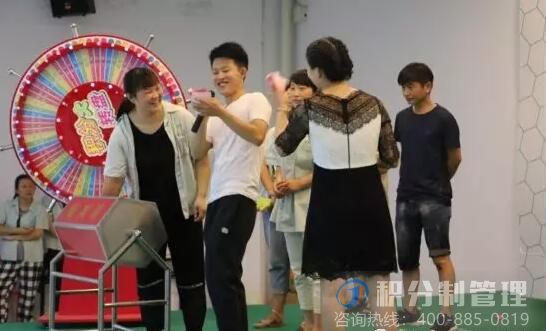 1-201215213QK21.jpg